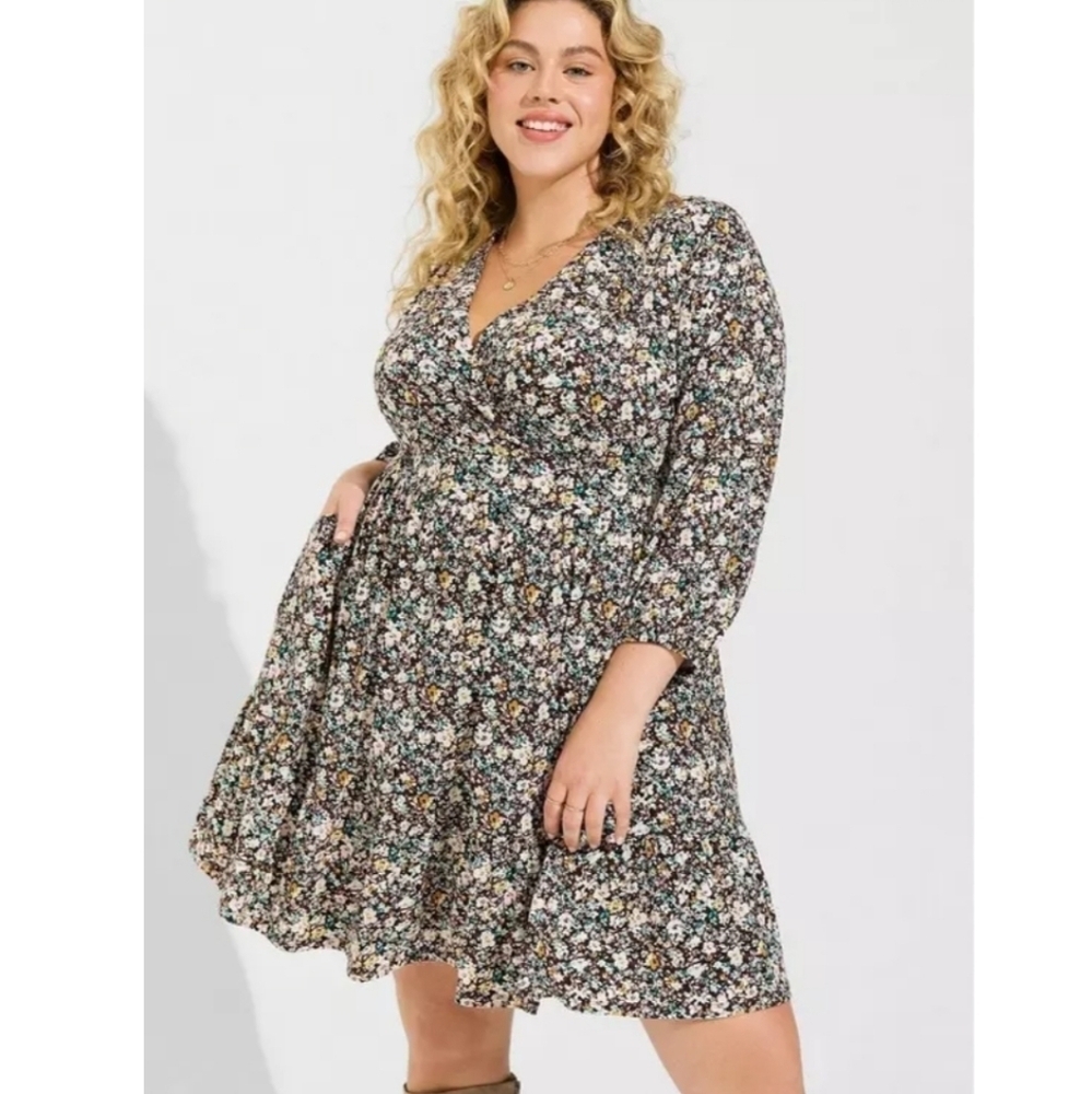 Torrid mini studio surplice tiered dress with pockets - Picture 6 of 9
